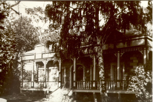 Maison des Pelletier sur le chemin du Sault-Saint-Louis vers 1920
